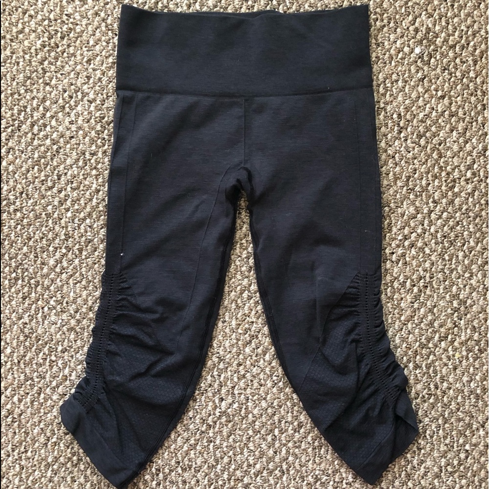 LULU LEMON CAPRIS!